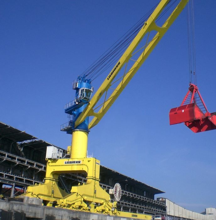 Grue portuaire TCC 360 - Liebherr - capacité de levage max 45t - portée max 36m_1