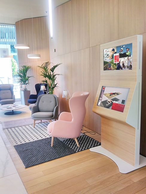 Borne interactive indoor - ViaDirect Wally - écran 22 à 49 pouces, options NFC et QR code_1