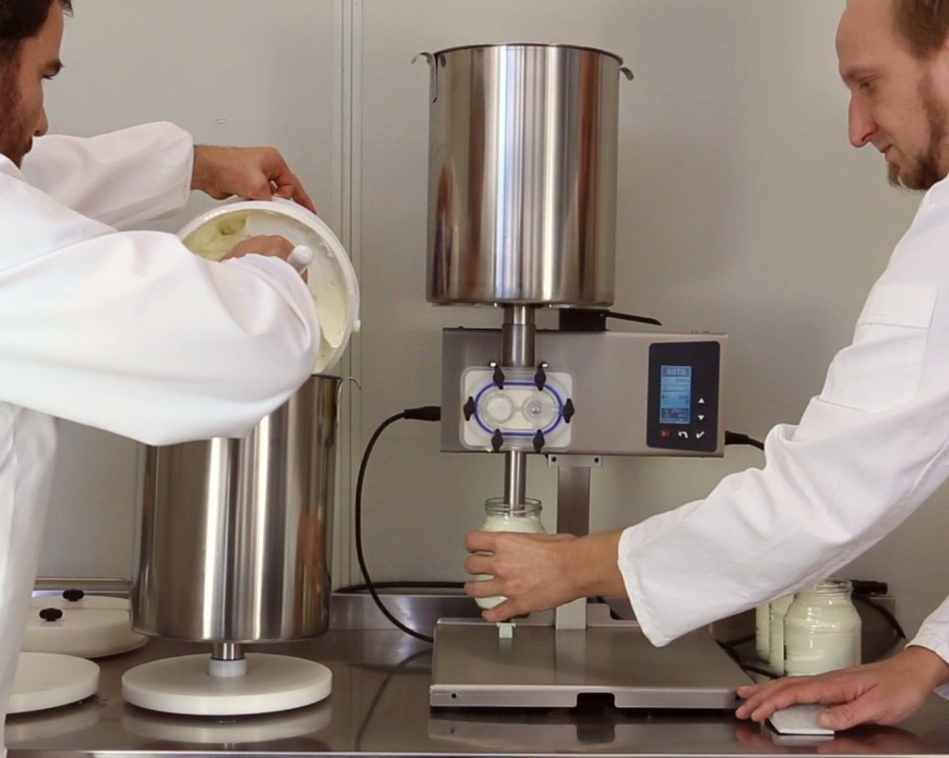 Remplisseuse de produits crémeux non coulant fgy01_1