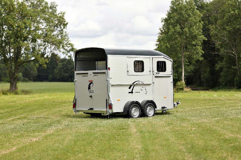 Remorque pour transport d'animaux - 2 places diagonales - cheval liberté maxi 2_1