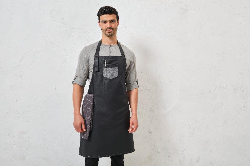 Tablier à bavette