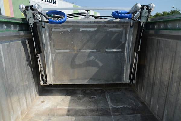 Citadines Compactes - URBANEA - format réduit - idéale pour centres-villes étroits - aluminium - trémie haute ou basse_1