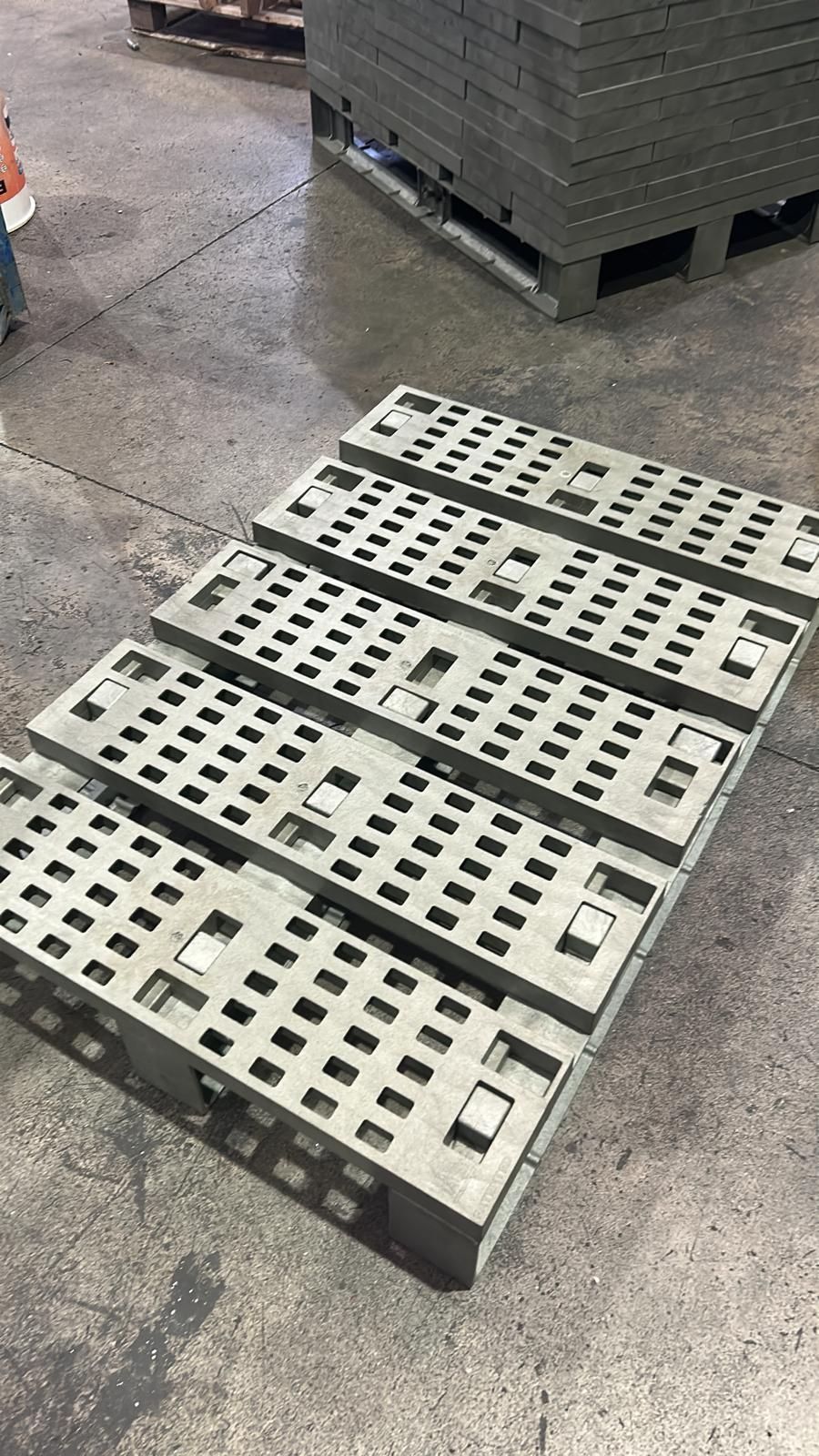 Palette en plastique recyclée brevetée - à monter - Dimensions 1200x800x155 mm - 20 kg_1