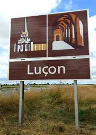 Panneaux d'information culturelles et touristiques - valorisation du patrimoine et richesse historique locale_1