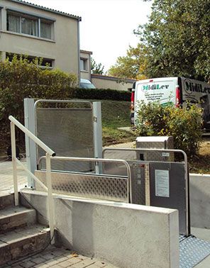 Ascenseurs et élévateurs fixes - petites hauteurs et configurations variées_1