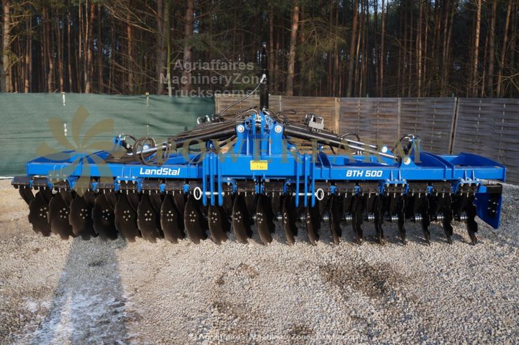 Déchaumeur à disques porté avec éclairage LED - Landstal BTH 500 - 5m, 40 disques, repliage hydraulique_1