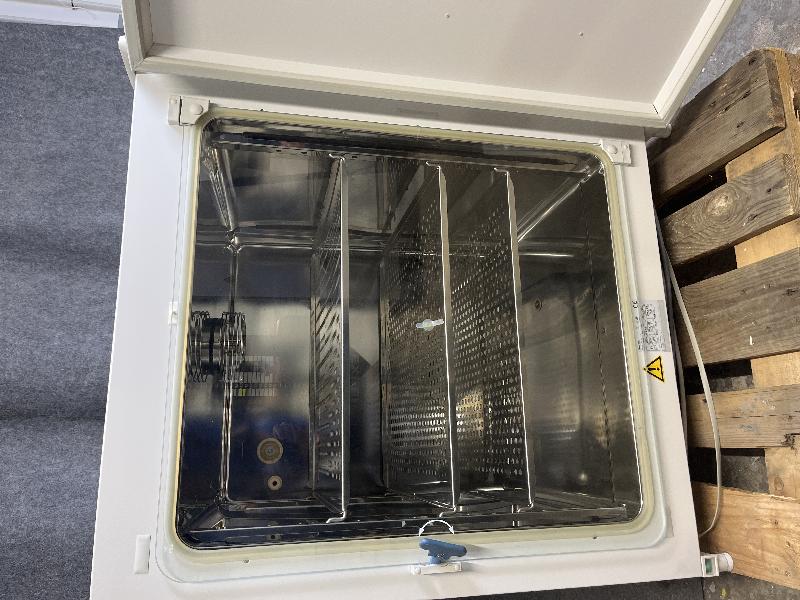 Incubateur à CO2 Thermo Scientific Heracell 240i_1