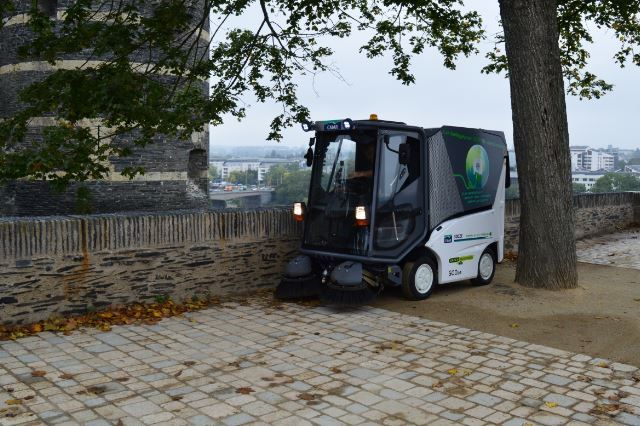 Balayeuse compacte Green Machines 500 ZE (GM5) électrique pour voirie - Batteries lithium-ion - Performances professionnelles_1