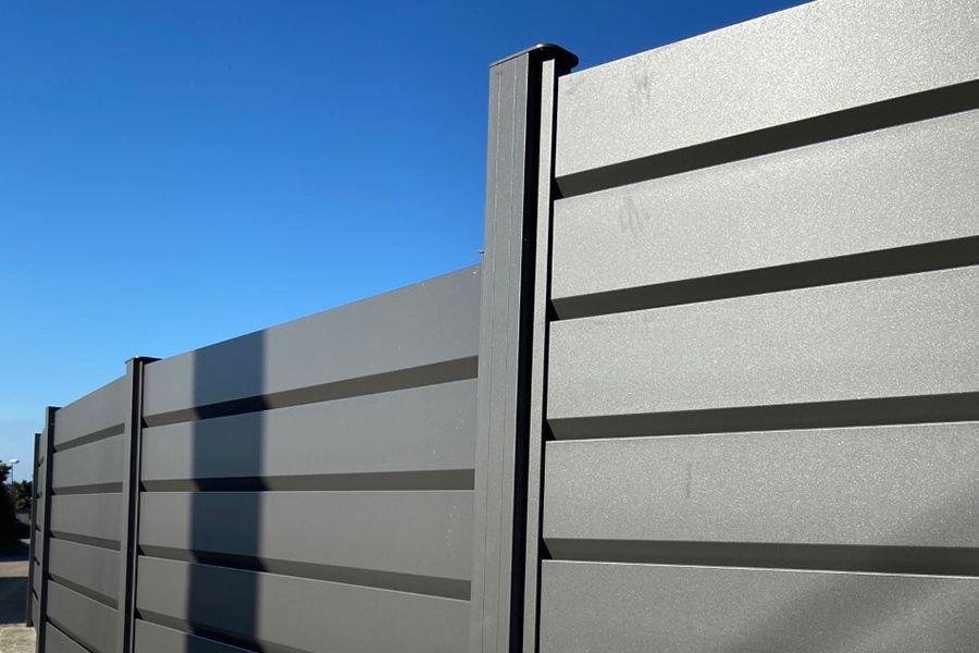 Kit de clôture Sirocco en aluminium recyclable avec lames persiennes