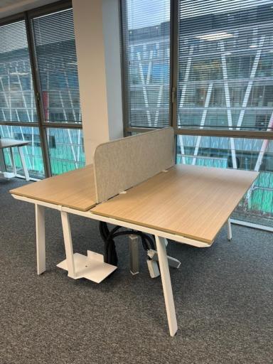 Bureau Bench d'occasion - 2, 4 ou 6 positions - Bois et piètements blancs - Dimensions 140 cm x 80 cm_1