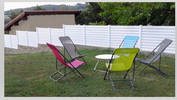 Clôture en PVC ajourée adaptée aux lotissements et aux maisons avec réglementations urbanistiques - ACHILLE - Gamme classique_1
