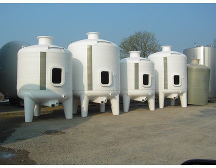 Cuve vinicole en fibre de polyester sur pieds - Capacité de 50 HL à 300 HL - Fabrication française_2