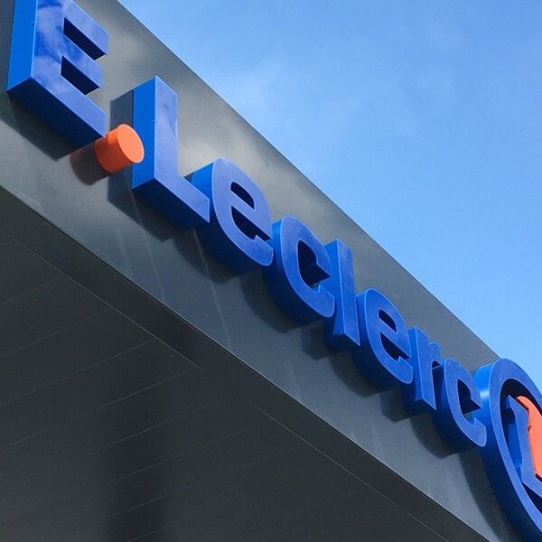 Lettres boitier lumineuses - Lettrage 3D en aluminium avec face plexi - 820x4225 mm - Direct Enseignes_1