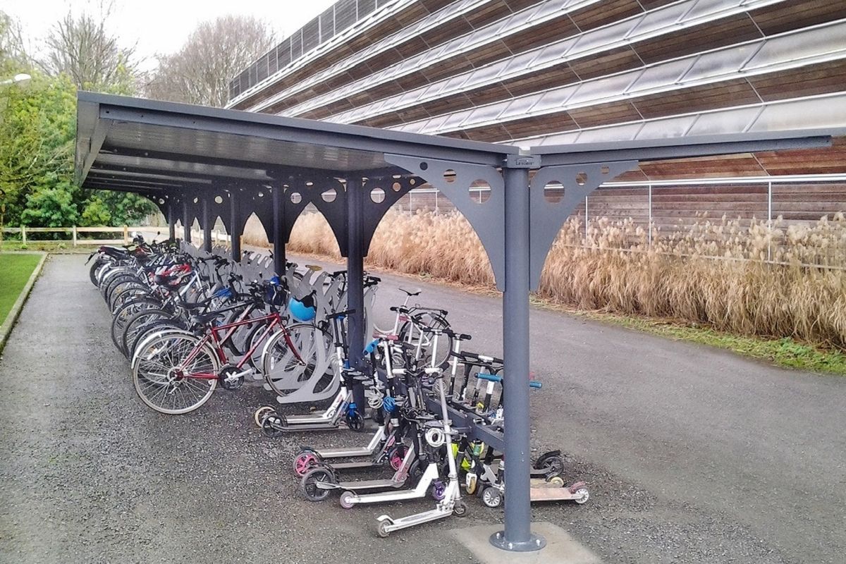 Abris 2 roues - Série PC - Toit plat pente arrière 5% - Sur mesure avec bardage et racks vélos en option_1