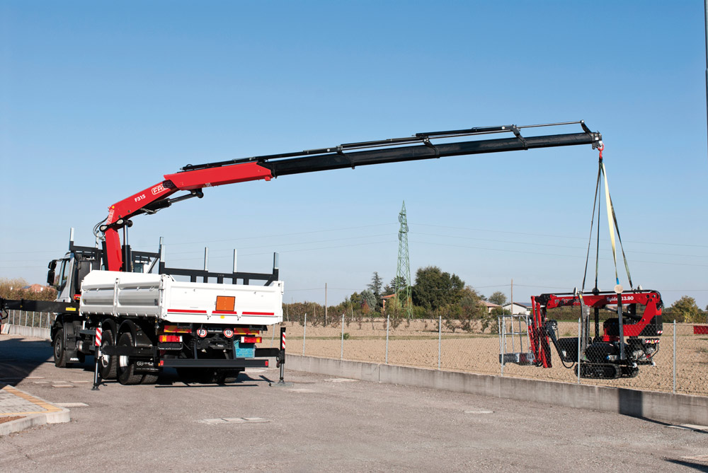 Grue auxiliaire Fassi F315A e-dynamic - 31,09 tm - 26,70 m avec jib - rotation 400°_1