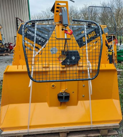 Treuil robuste Uniforest pour tracteurs de 68 cv minimum