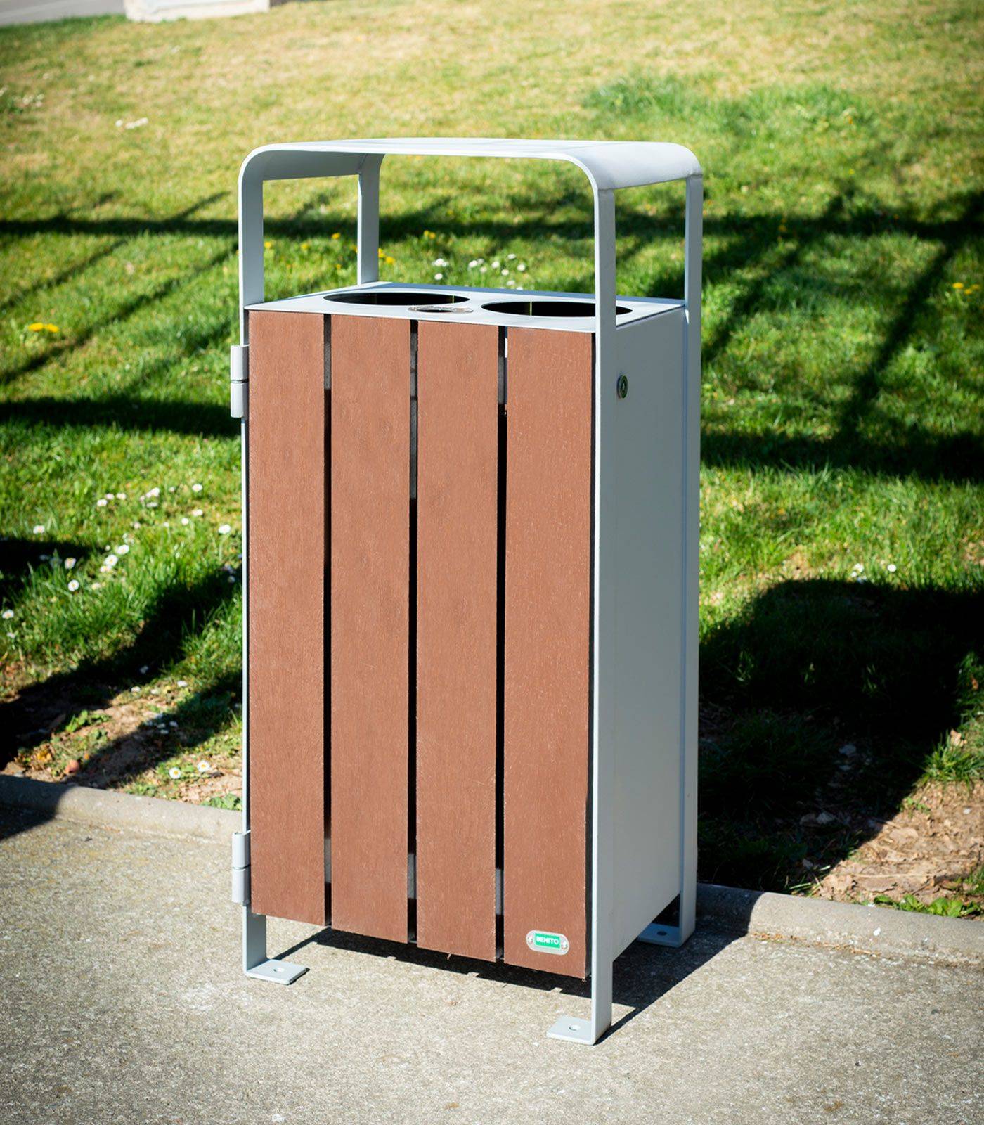 Poubelle publique Ecosens PA662S1 - Corbeille avec pieds en acier et lattes en polymère recyclé_1