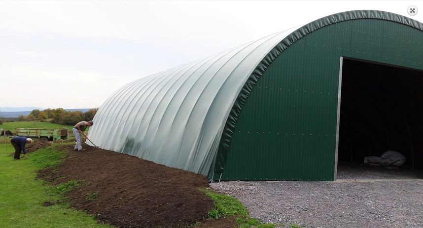 Tunnel de stockage ouvert - ancrage au sol avec platine - largeur 6 à 10m - bâche camion 670g/m²_1
