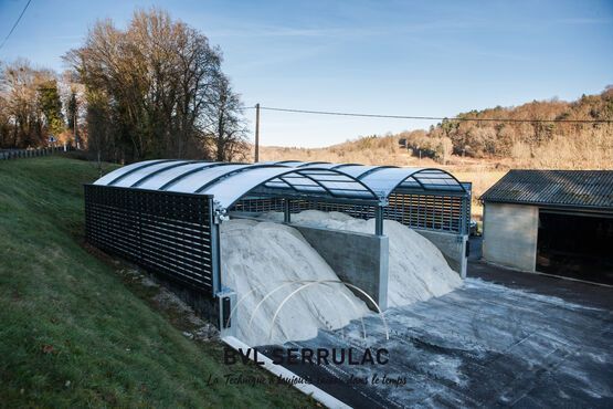 Couverture téléscopique durable pour protégrer les lieux de stockage longueur jusqu'à 21 mètres « Delta Mobile »_1