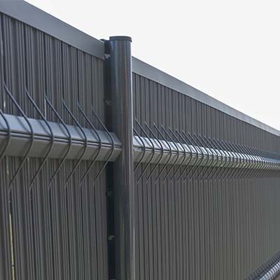 Système d'occultation avec lattes résistantes et esthétiques