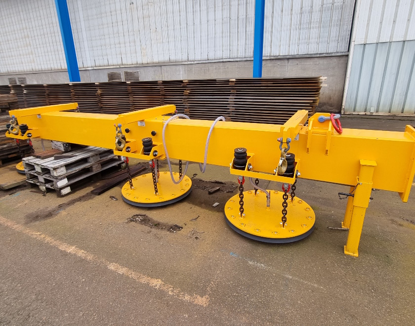 Palonnier à ventouses Amio - Charges jusqu'à 300 kg - Pour manutention de cartons, fûts, sacs et plaques en bois_1