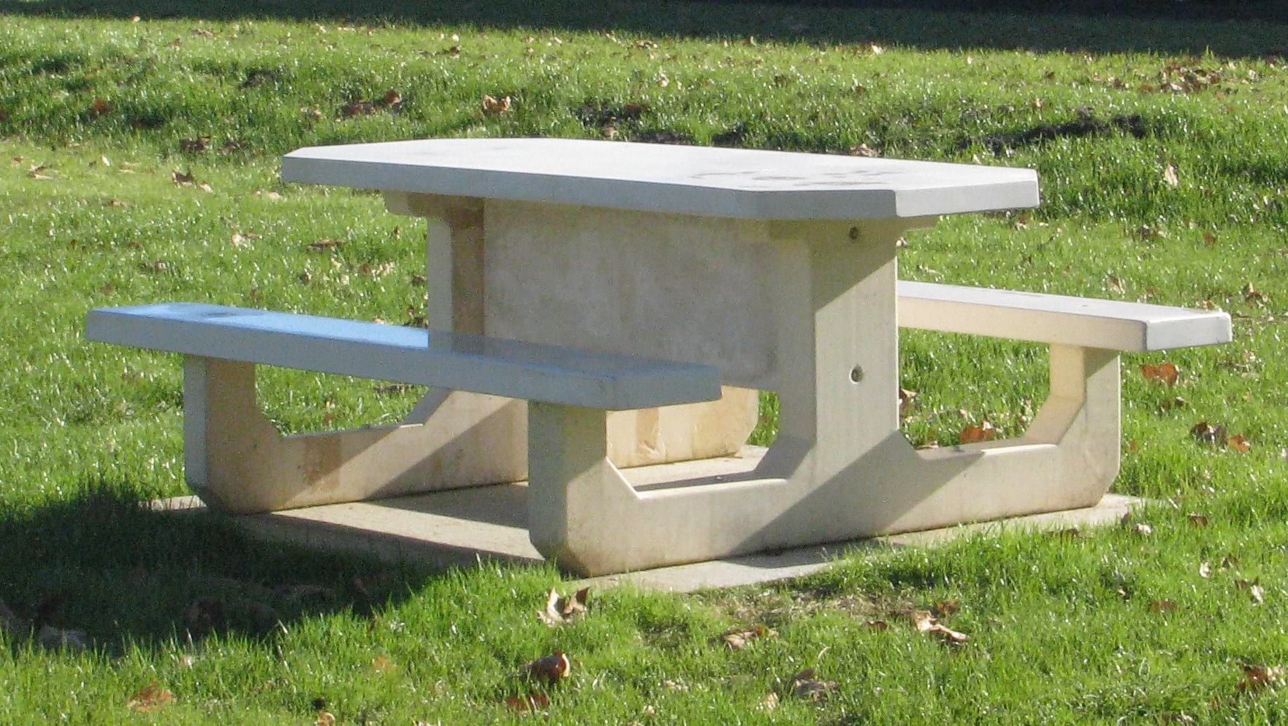 Table pique-nique en béton octogonale - adaptée PMR - revêtement hydrofuge - 200x80x6 cm_1