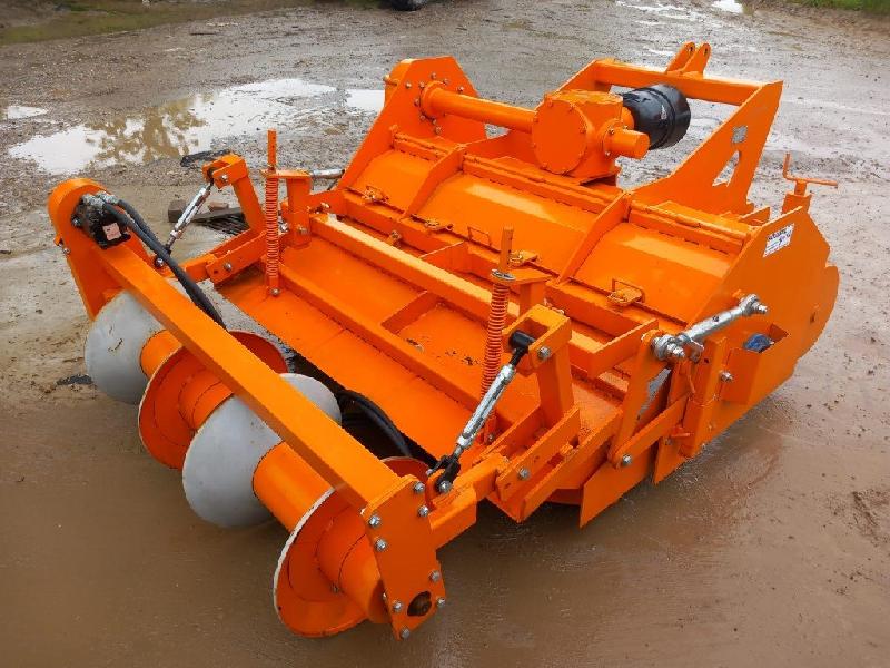 Fraise butteuse NC adaptée à un tracteur de 80 ch minimum