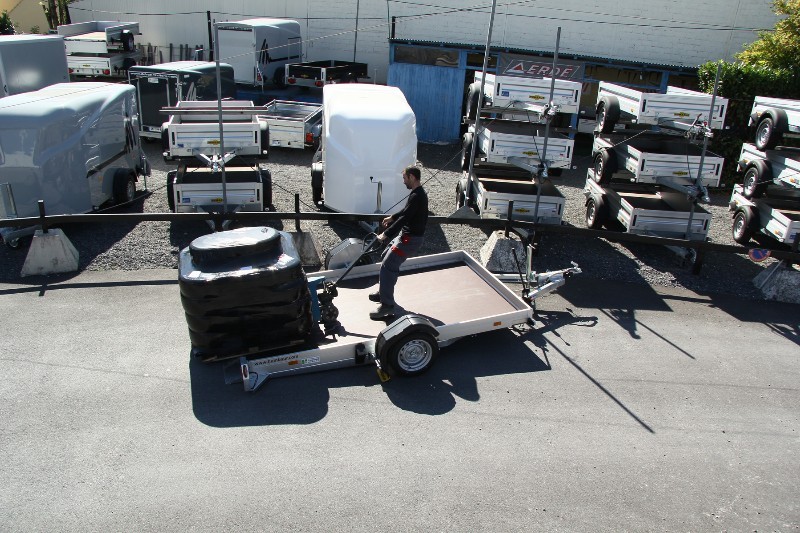 Remorque qui se pose au sol à 1 essieu bpw 1350 kg avec freins pour le transport de grosse moto gros cube - humbaur - hkt 4095_1