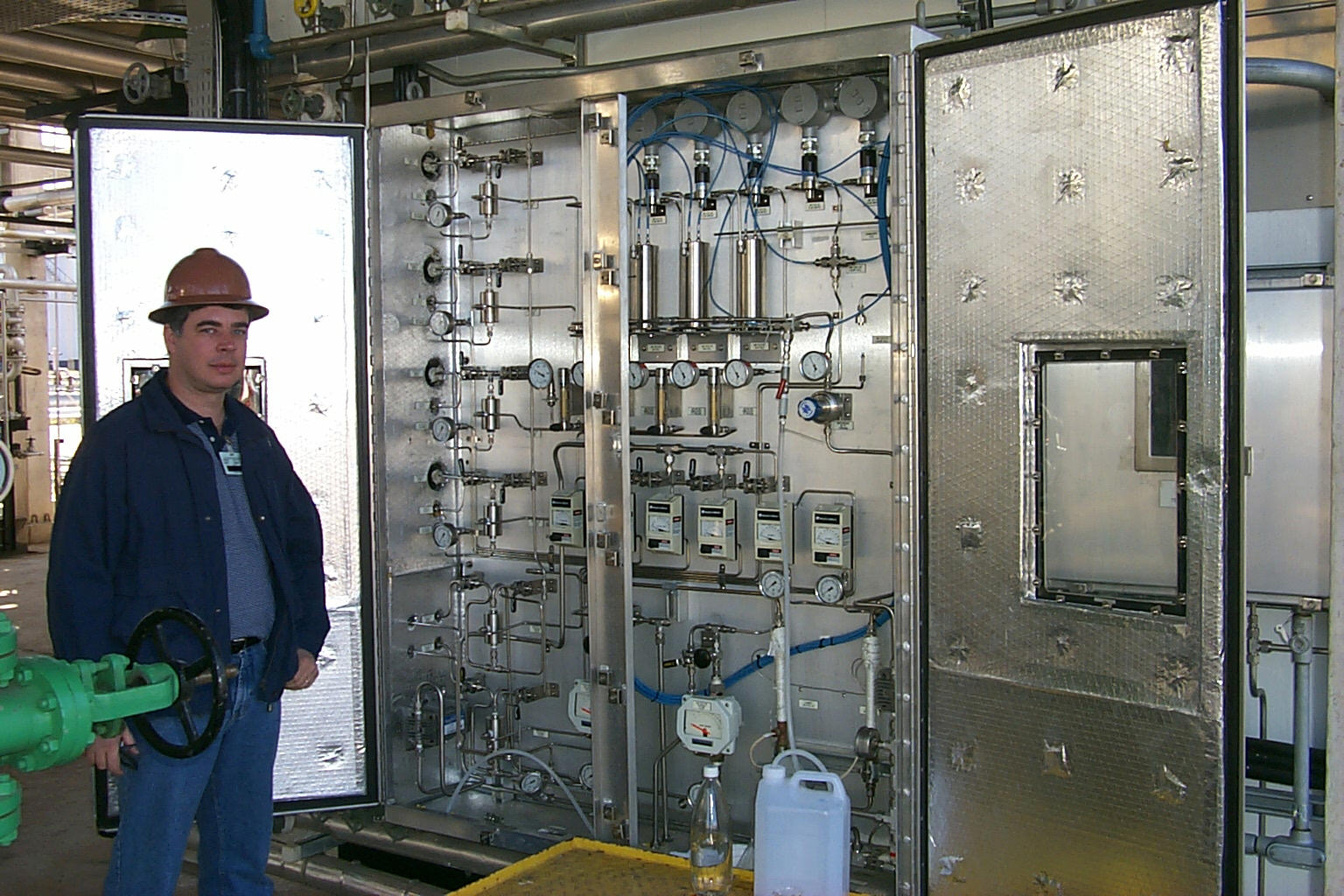 Luminar 3060 - Spectromètre NIR multiplexé avec 16 points de mesures simultanés, haute sensibilité et répétabilité_1