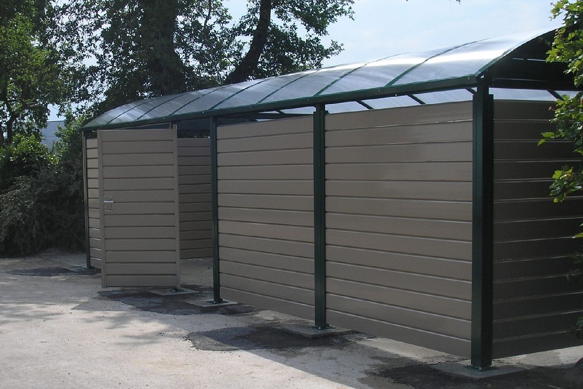 Abris poubelles sur mesure - Toit arrondi - Série ATPL avec portillon en option et bardage personnalisable_1