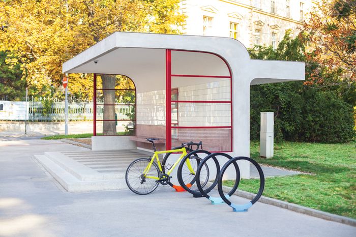 Arceau urbain Gomez - mmcité 1 a.S. - acier galvanisé, enveloppe caoutchouc - hauteur 845 mm_2