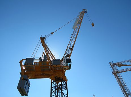 Grue à tour MR 618 - Manitowoc - hauteur sous crochet 74.4 m, charge maxi 32 t, portée 60 m_1