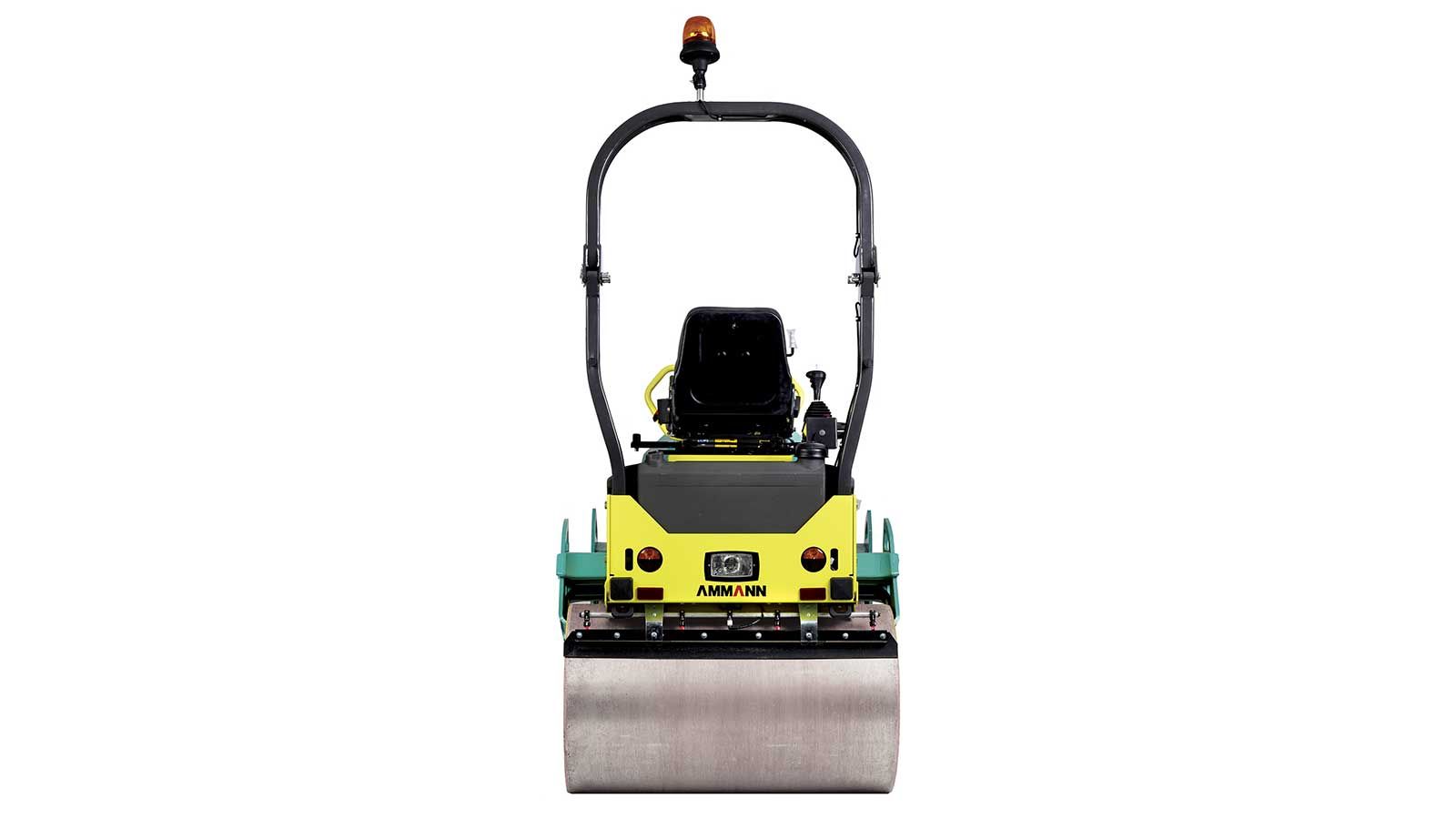 Machine de compactage articulée pour travaux le long des bordures
