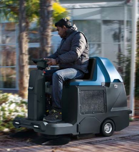 Balayeuse autoportée tractée avant/arrière - FSR B - Réf. 110826 - Nettoyage intérieur/extérieur jusqu'à 8000 m²_1