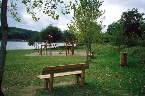 Banc en bois polyval_1