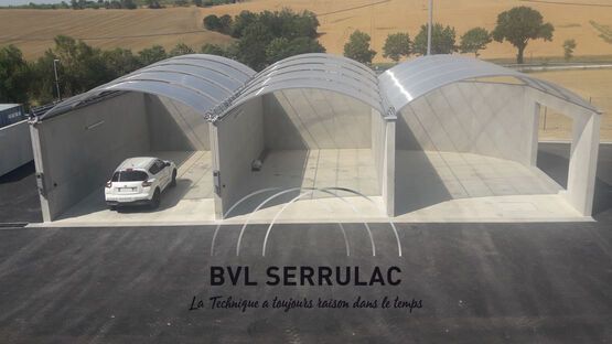 Toit fixe en aluminium et polycarbonate pour abris de stockage largeur jusqu'à 7m50_1