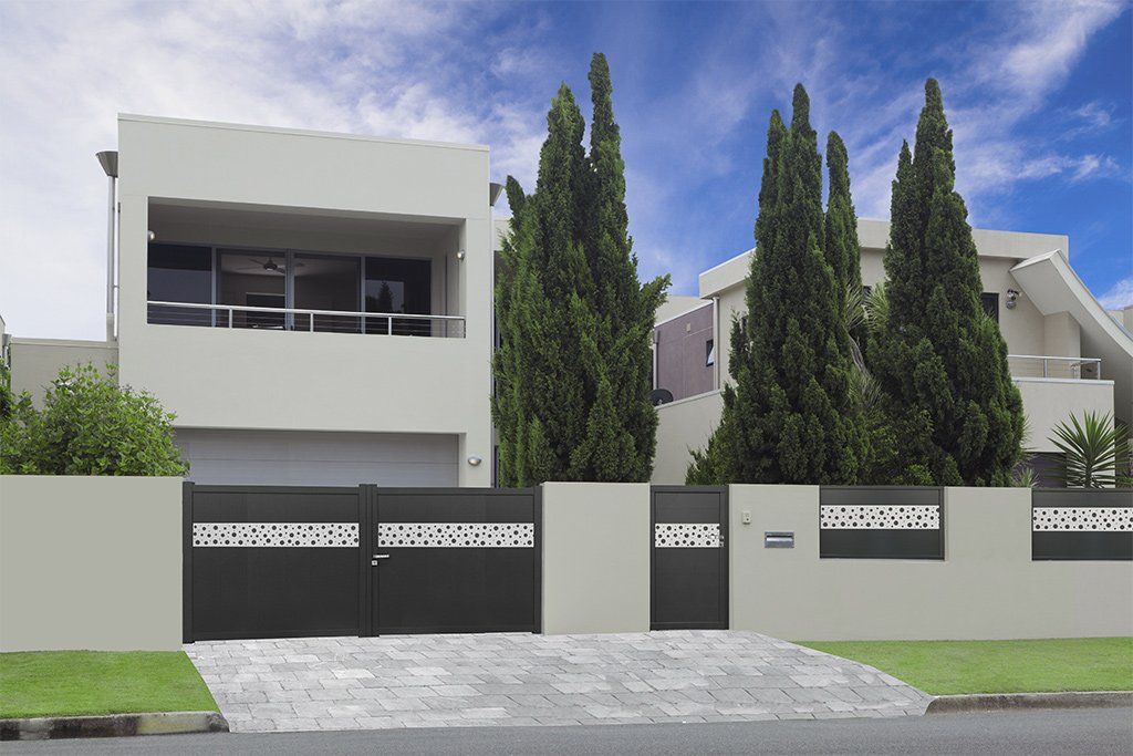 Chatel - clôture en aluminium thermolaqué - design sobre avec frise graphique - garantie 10 ans_1