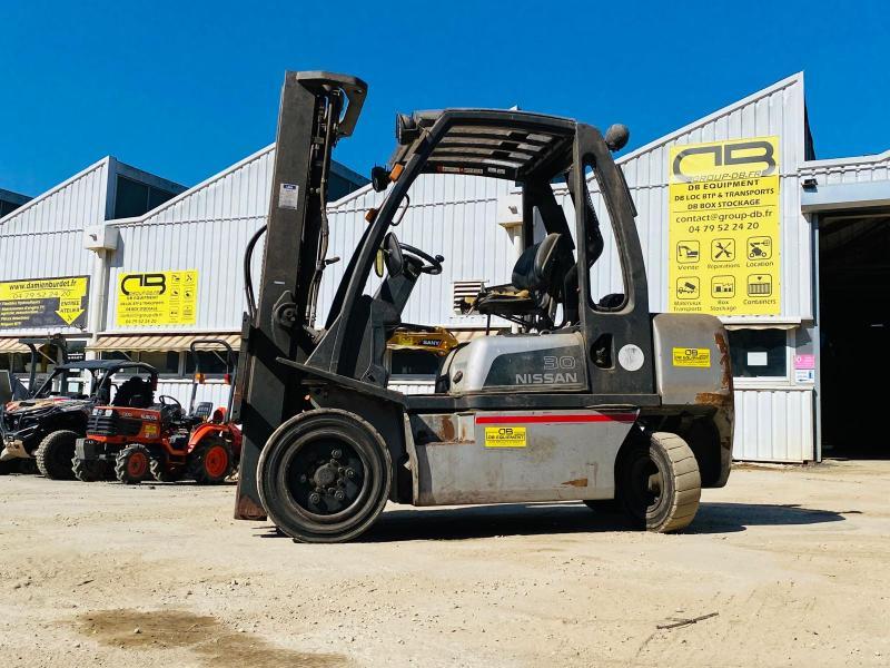 NISSAN FGD02A30Q Chariot élévateur_1