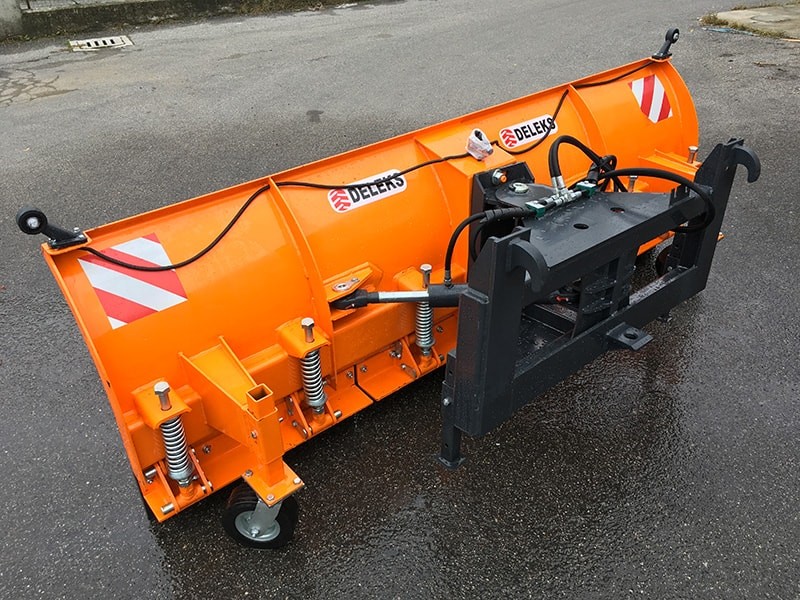 Ssh-04 2.2-merlo lame à neige avec attelage merlo_1