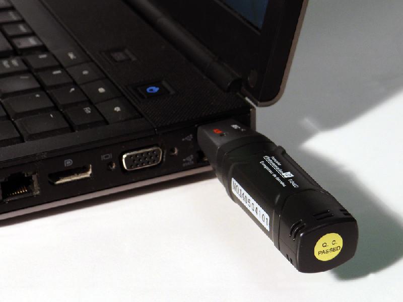 FI84ED - Enregistreur de température et d'humidité - Format clé USB - Calcul du point de rosée et stockage des données_1