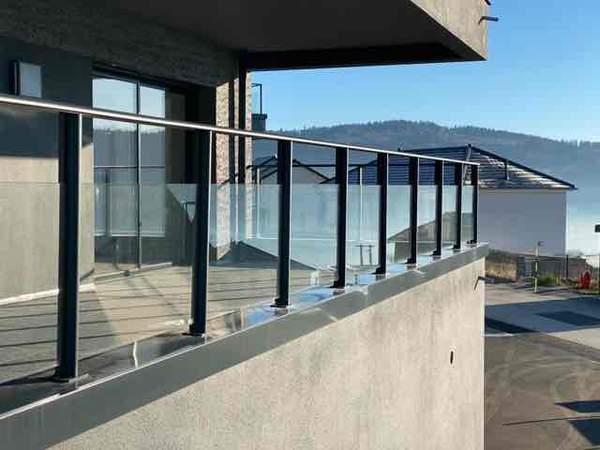 Garde-corps aluminium Line - verre sans main courante - design minimaliste - installation aisée_1