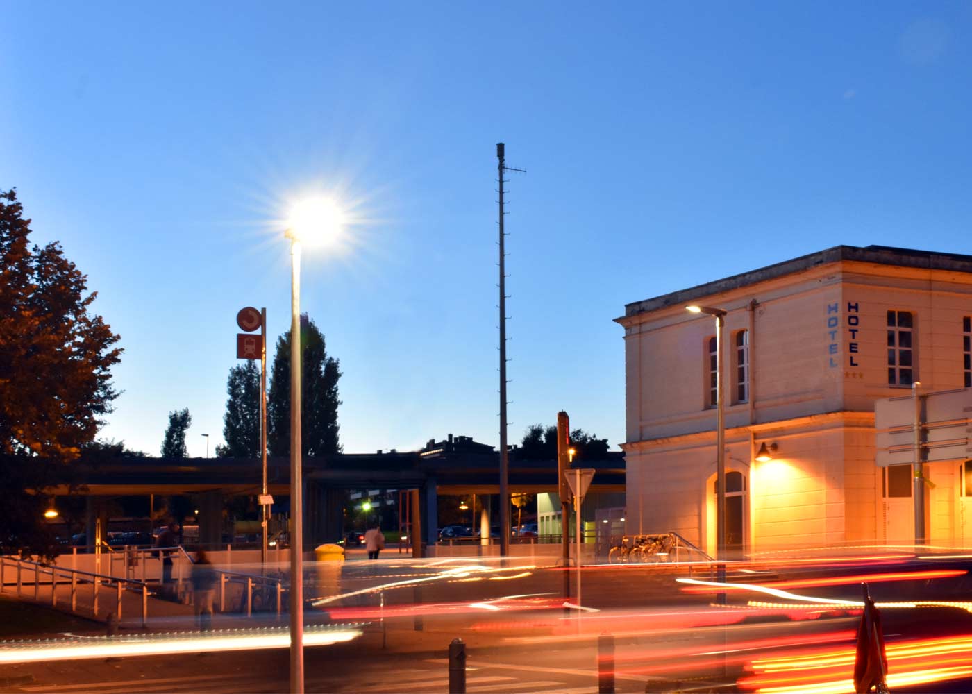 Luminaire fonctionnel Milan S 40 - ALMS40 - 20W à 300W - Design aérodynamique et télégestion prête_1