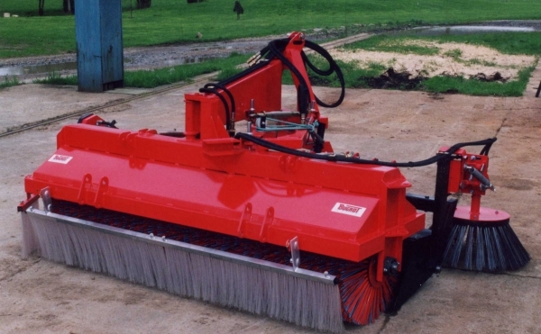 BA 200 - BA 250 balayeuse aligneuse - balai polypropylène polyester Ø 600 mm monté sur moyeu acier - portée relevage 3 points ou attelage chargeurs frontaux_1