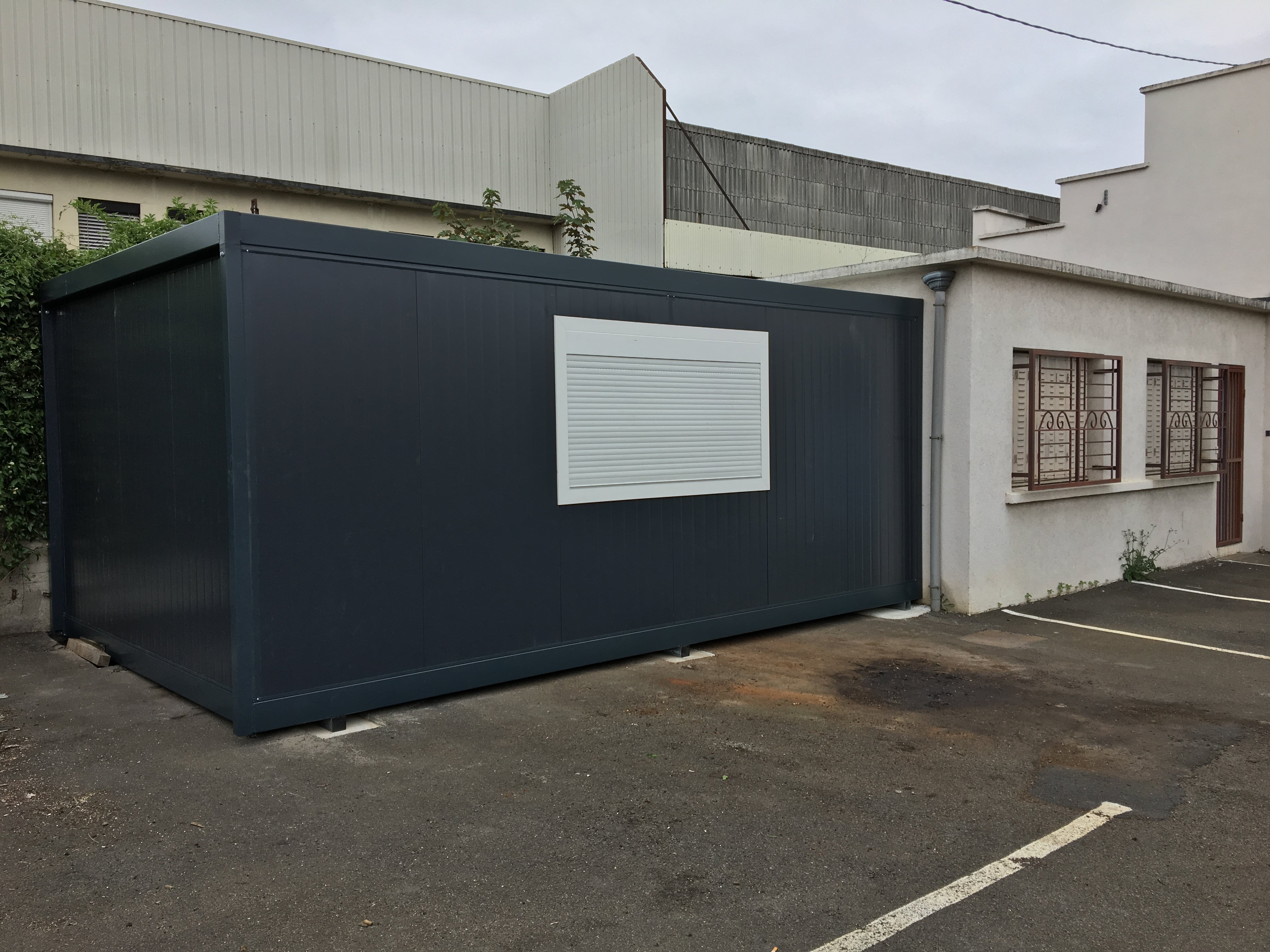 Construction modulaire ARMODULE - Bureaux, salles de réunion, vestiaires transportables et superposables_1