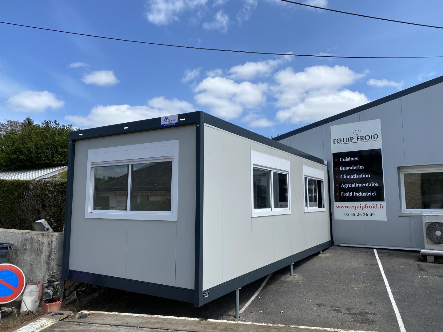 Construction  modulaire pour bureaux, salles de réunion, vestiaires transportables et superposables - ARMODULE_1