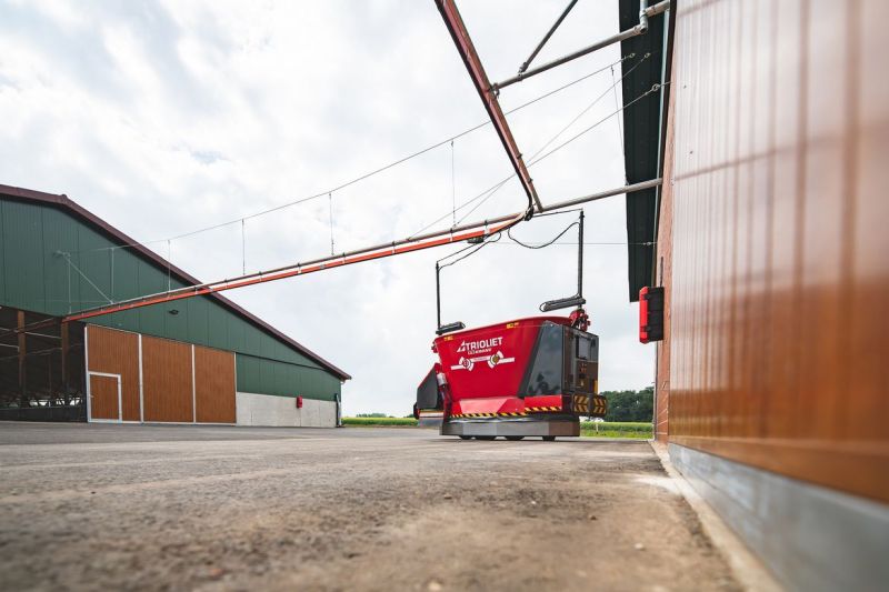 Triomatic WP - Distributeur d'aliment pour bovin roulant Trioliet - Robot d'alimentation 3 m³ avec vis de mélange verticales_1