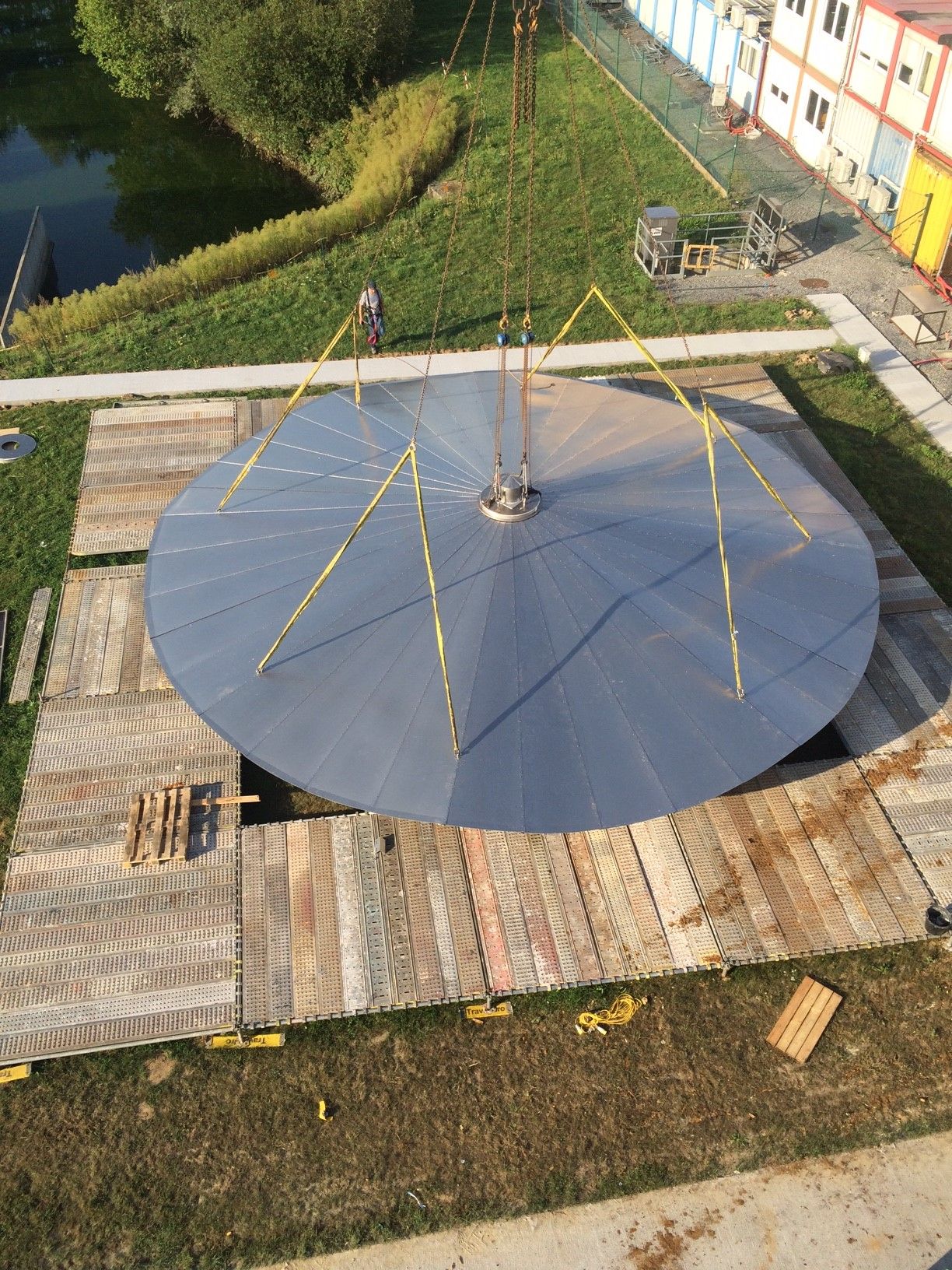 Couverture autoportante rigide pour bassins en aluminium, acier vitrifié, inox ou GRP_1