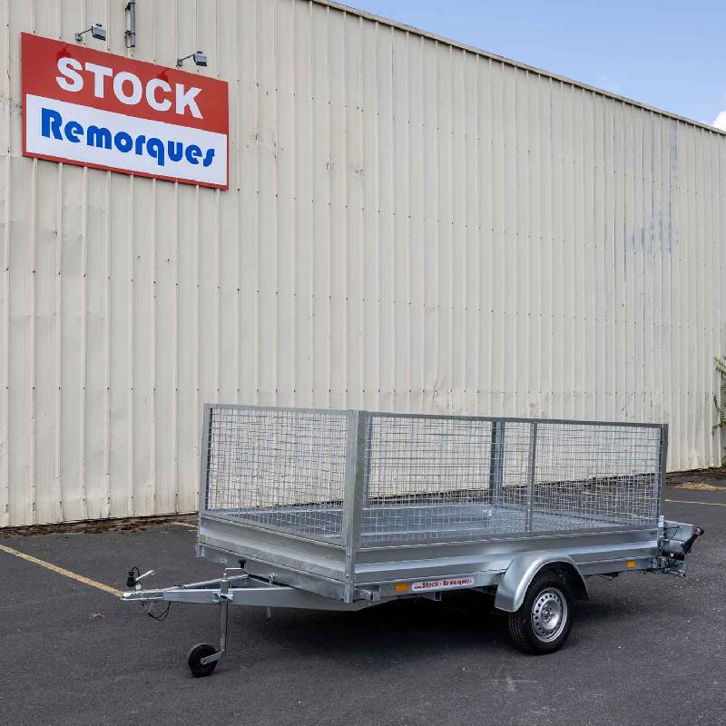 Plateau basculant avec ridelle et grillage 3m06x1m66_1