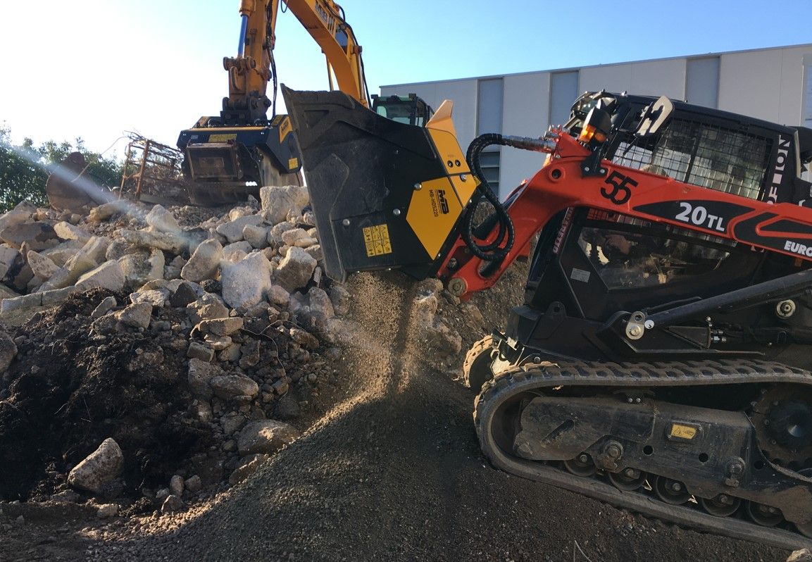 Godet cribleur broyeur MB-HDS220 - Compact, polyvalent et adapté aux pelles de 4,5 à 11 tonnes_0