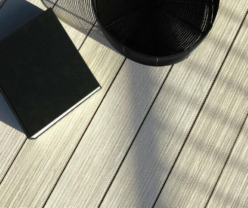 Terrasse en PVC - Composite de Co-Extrusion Moussante, Ignifuge et Antidérapante_1